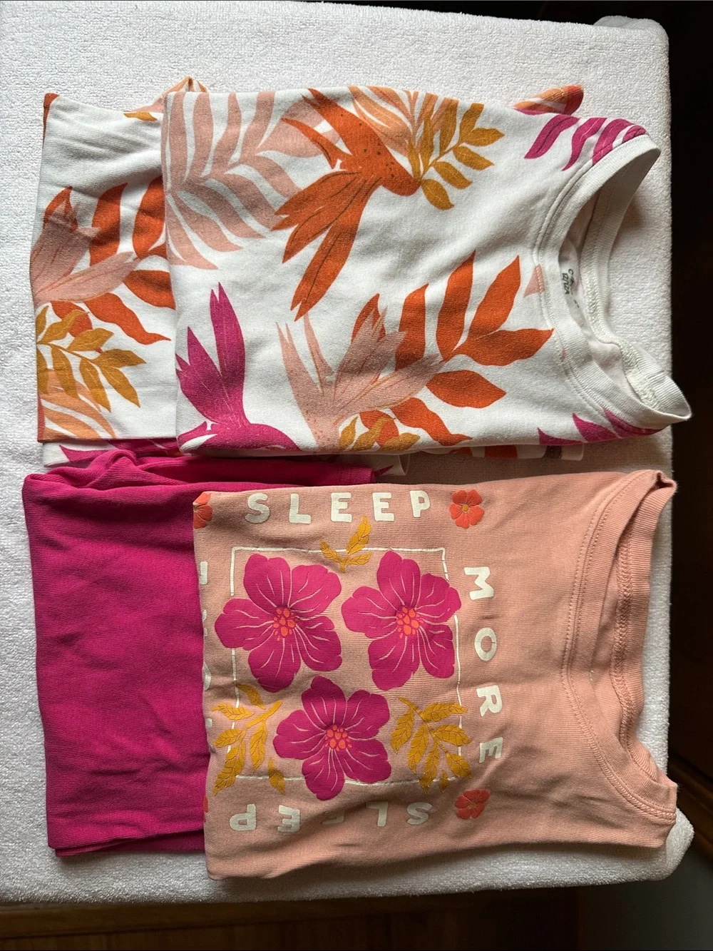 Carter’s girl’s pajama bundle